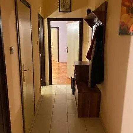 Nyari Szallas Apartment