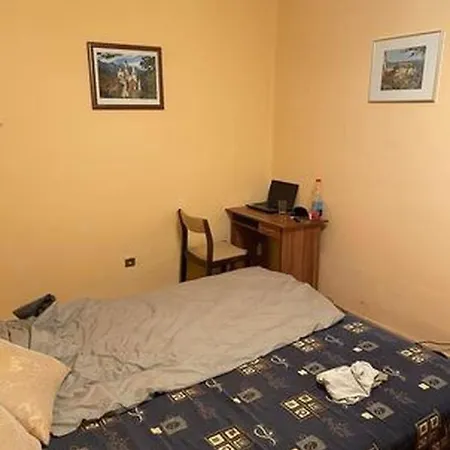 Nyari Szallas Apartment